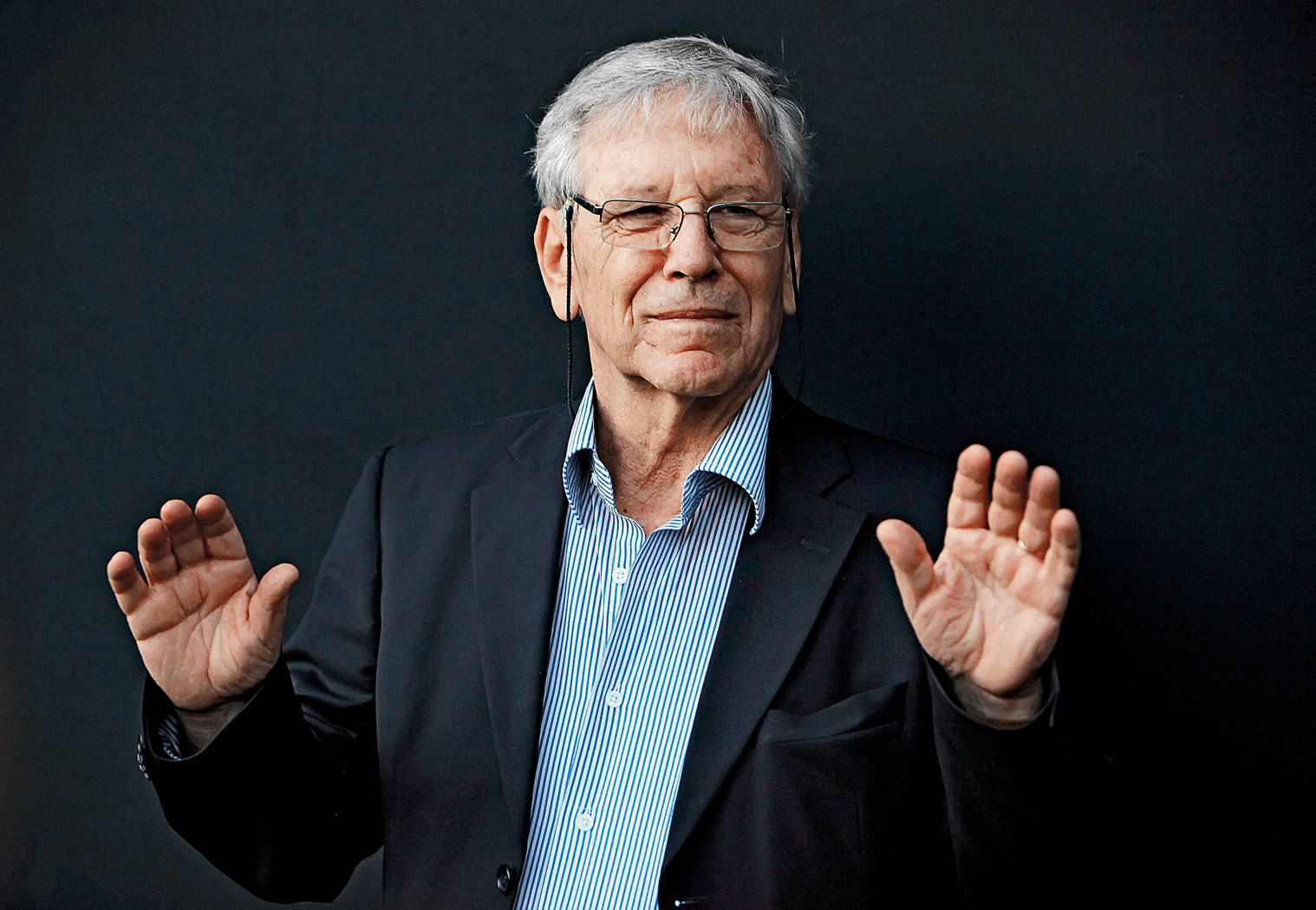 Amos Oz